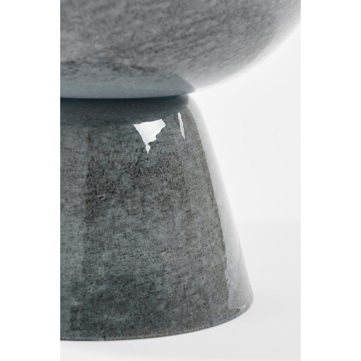 Bloempot binnen James Grijs