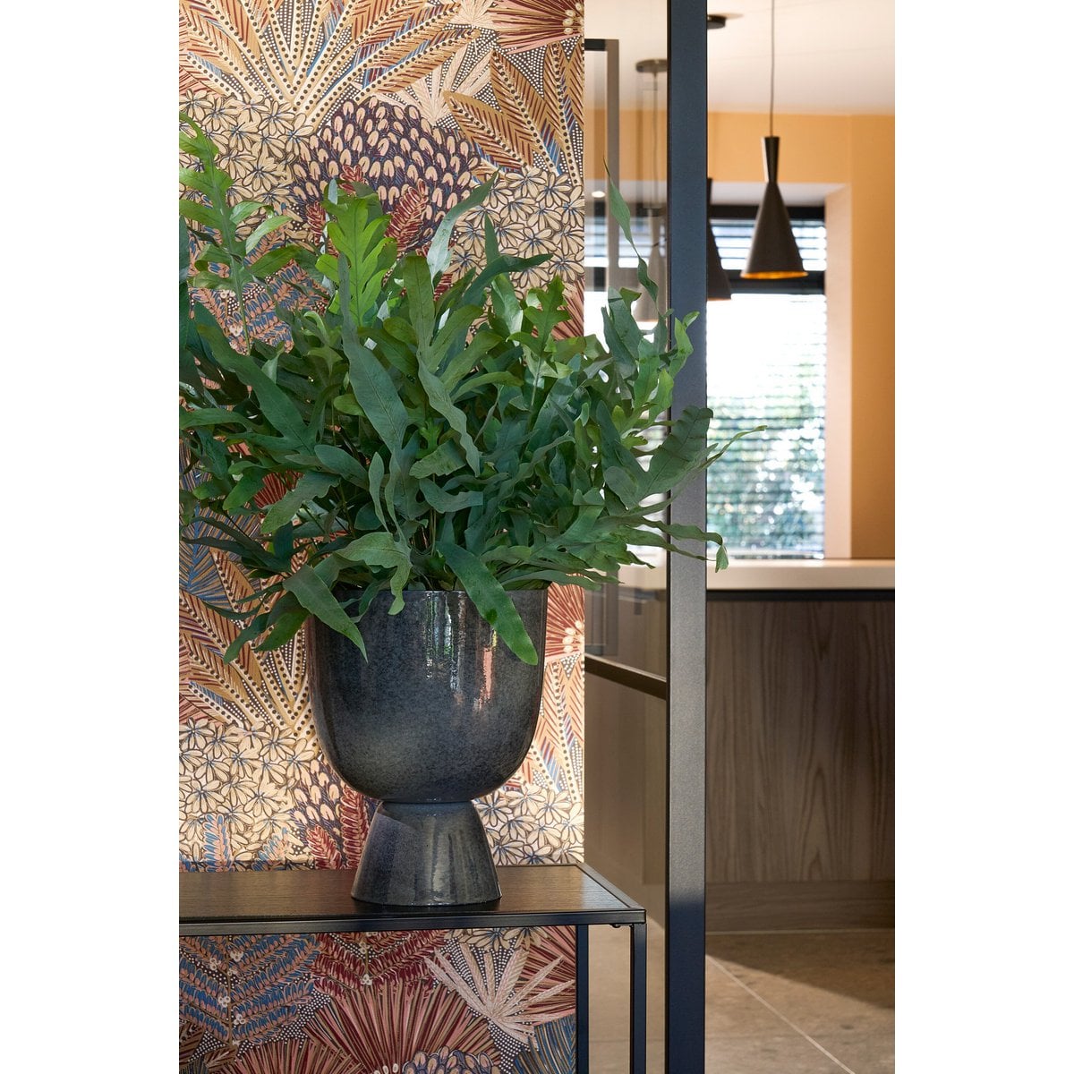 Bloempot binnen James Grijs